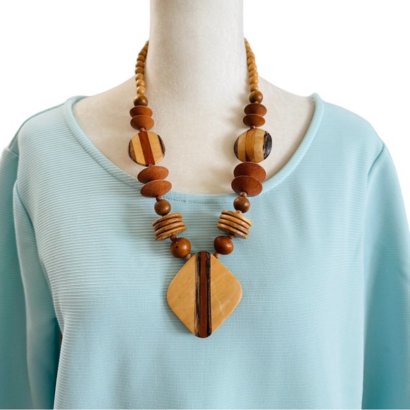 Tribal wood necklace - Picture 1 of 10